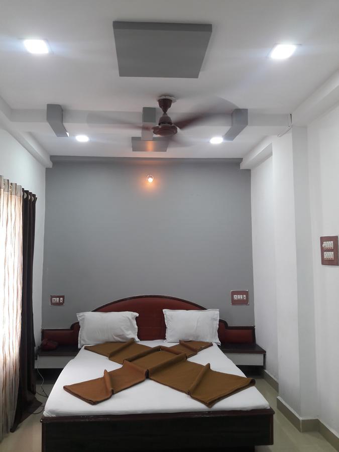 Hotel Sahara Palace Bhuj Esterno foto