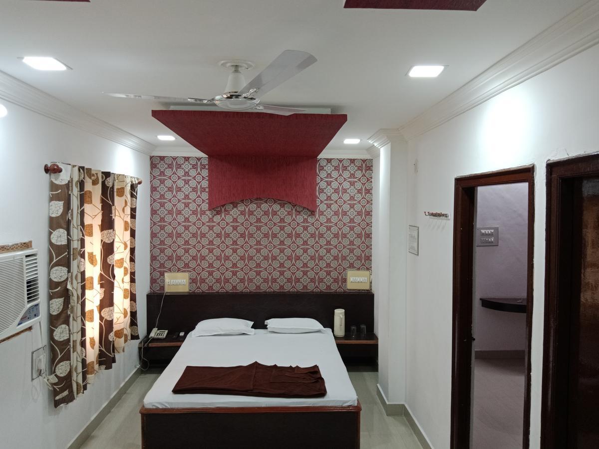 Hotel Sahara Palace Bhuj Esterno foto