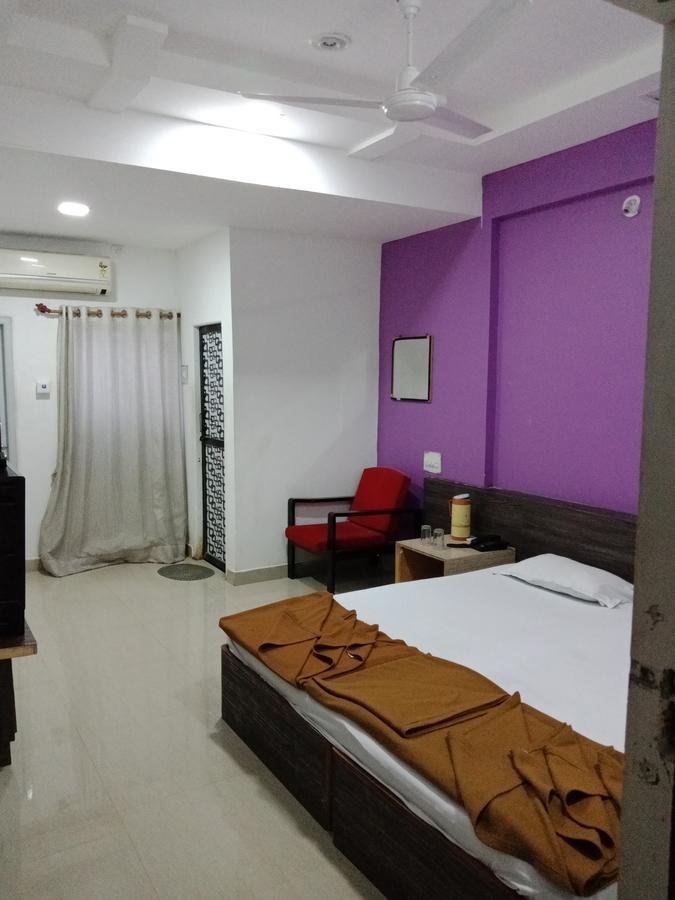 Hotel Sahara Palace Bhuj Esterno foto