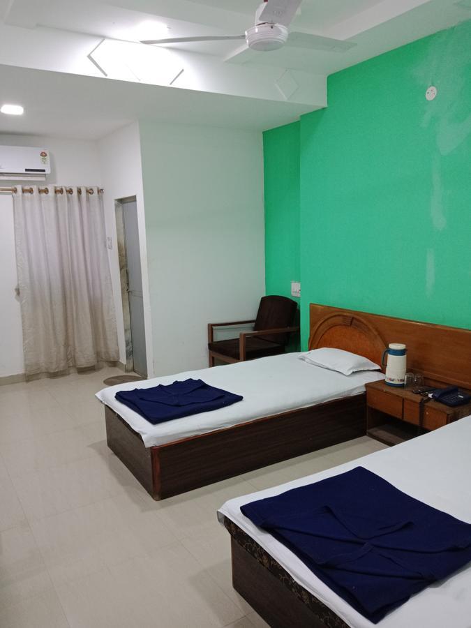 Hotel Sahara Palace Bhuj Esterno foto