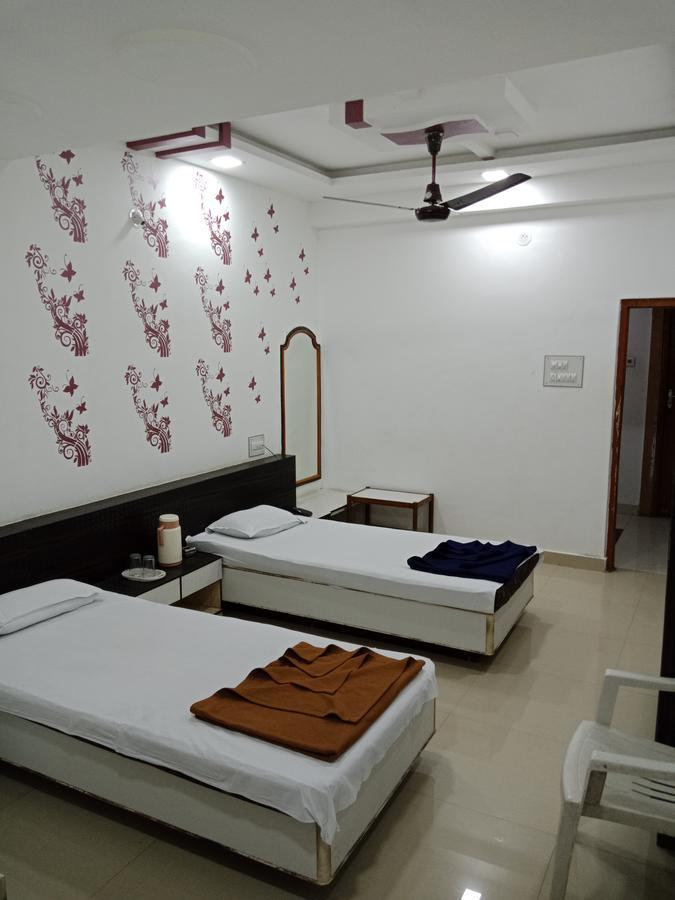 Hotel Sahara Palace Bhuj Esterno foto