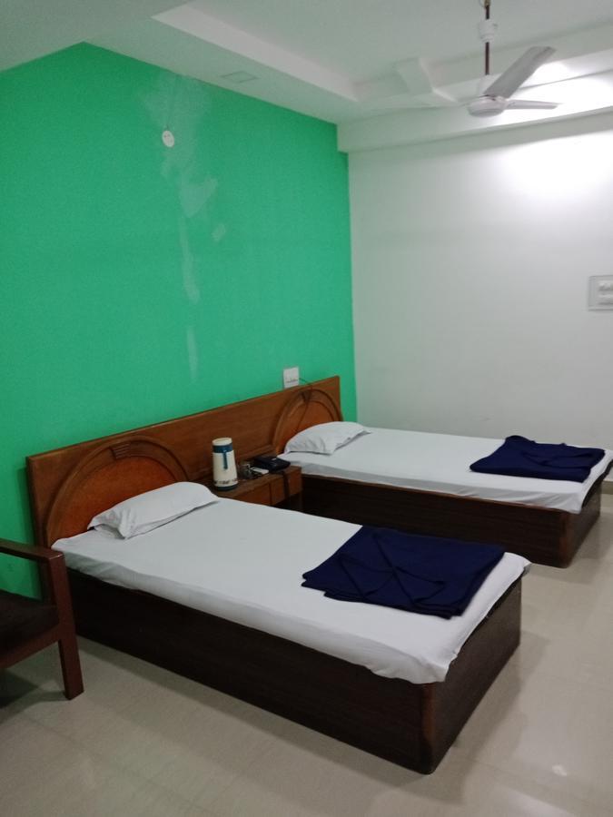 Hotel Sahara Palace Bhuj Esterno foto