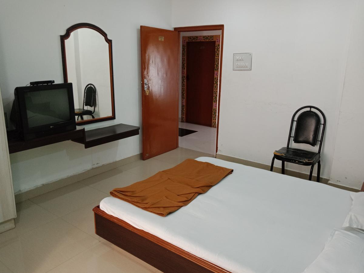 Hotel Sahara Palace Bhuj Esterno foto